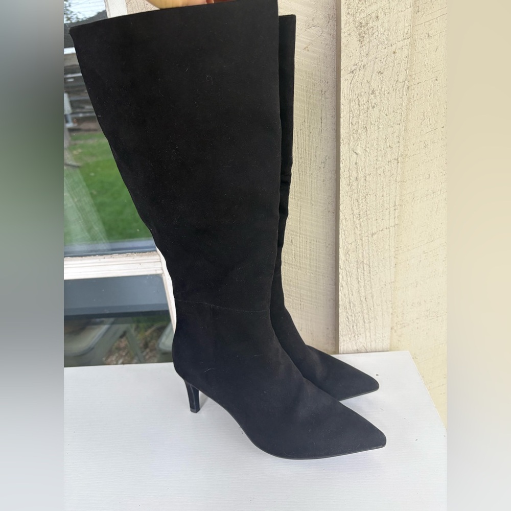 Elegant Black Mid-Calf Women's Boots
